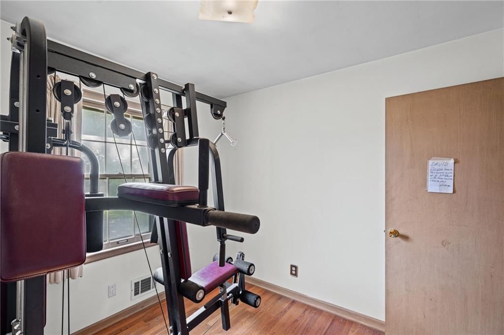 Photo 19 of 32 - 7426 Stearns Street, Shawnee, KS 66203