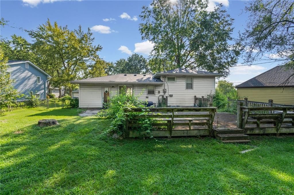 Photo 31 of 32 - 7426 Stearns Street, Shawnee, KS 66203