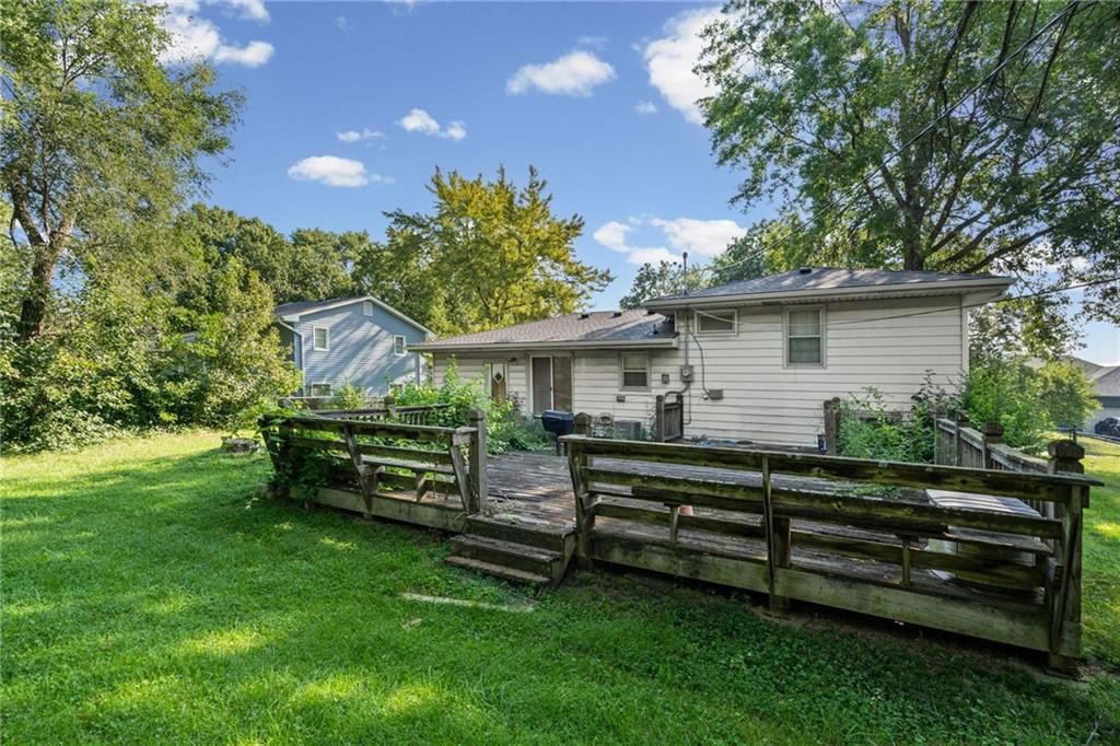Photo 32 of 32 - 7426 Stearns Street, Shawnee, KS 66203
