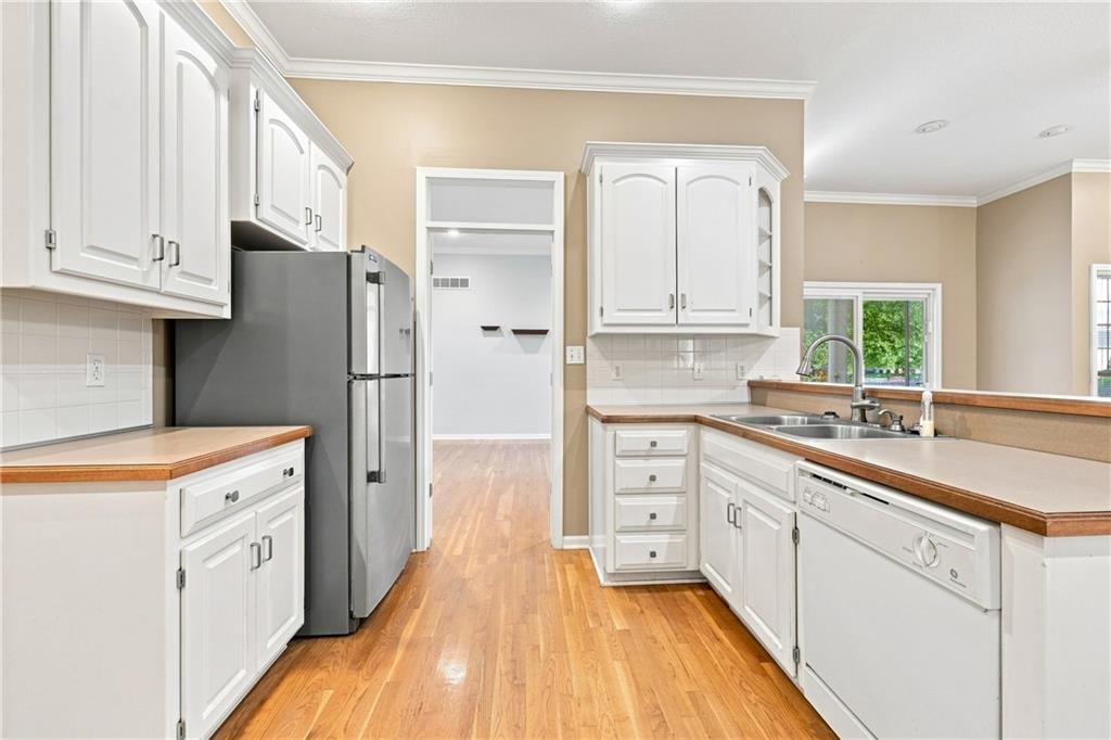 1403 NE Glenfield Court — photo 12