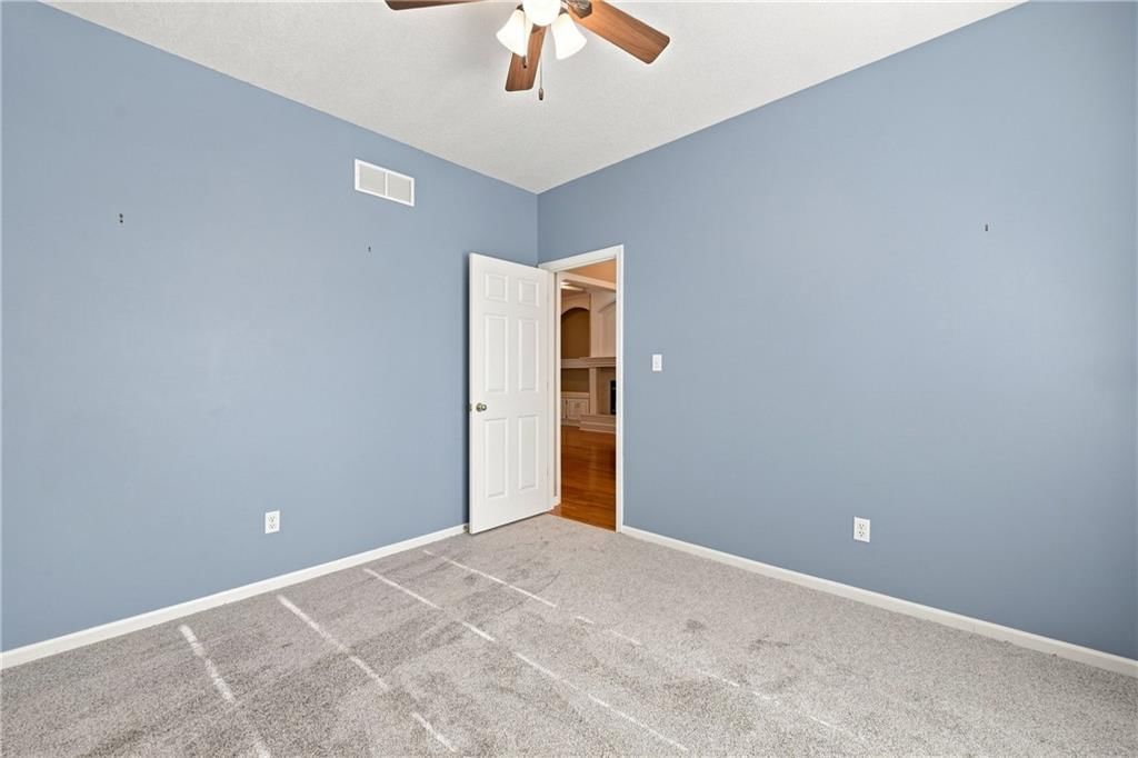 1403 NE Glenfield Court — photo 24