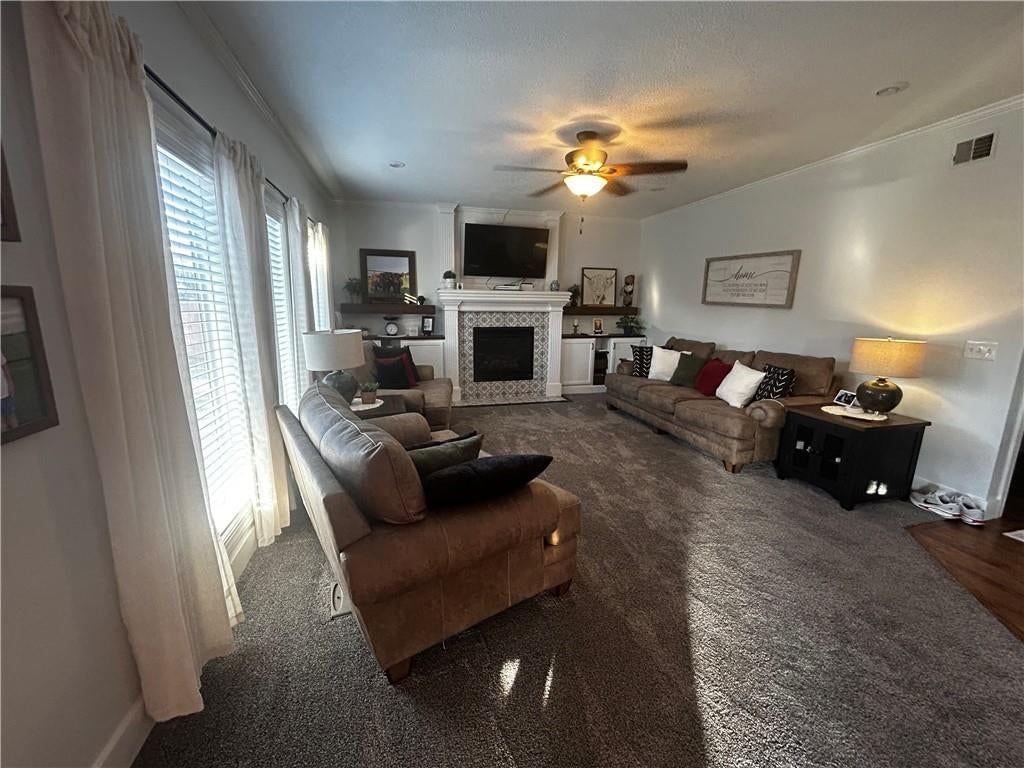 110 S Eastglen Drive — photo 2