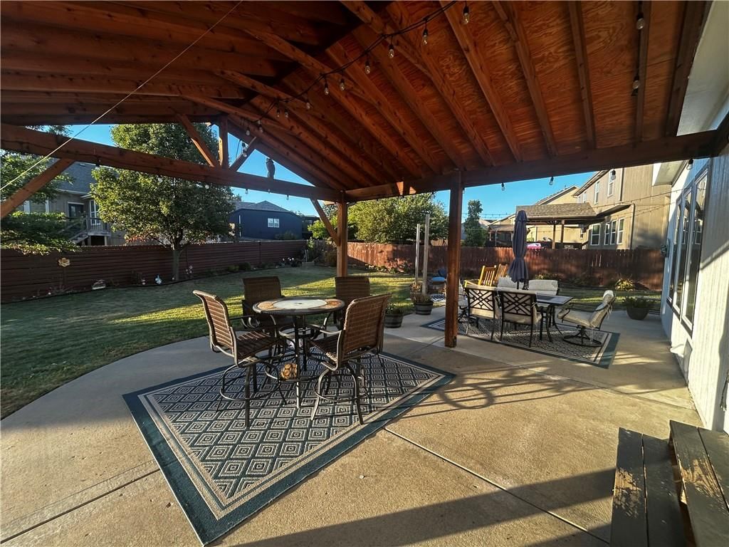 110 S Eastglen Drive — photo 5