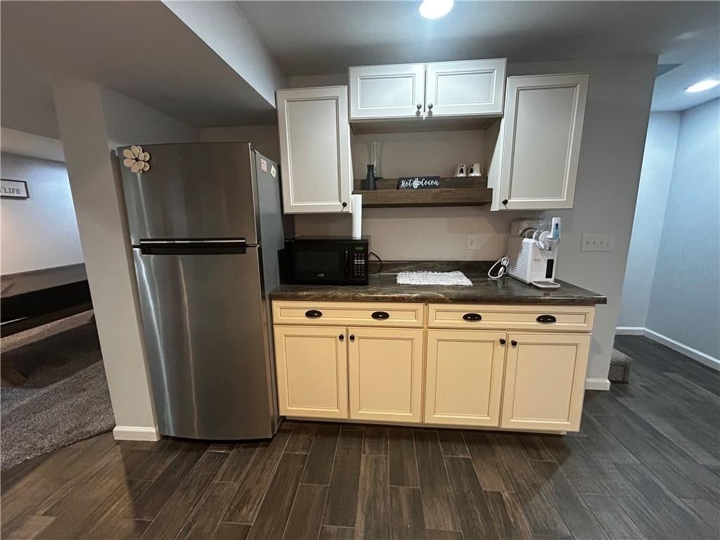 110 S Eastglen Drive — photo 33