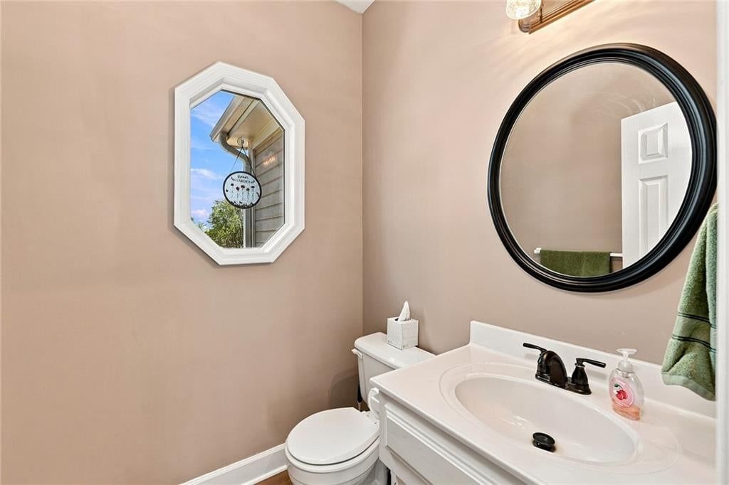 1136 SW Pacific Drive — photo 8