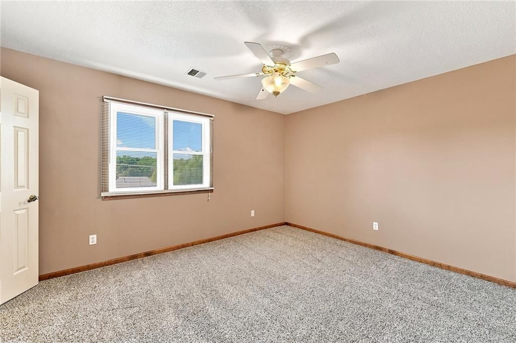 1136 SW Pacific Drive — photo 30