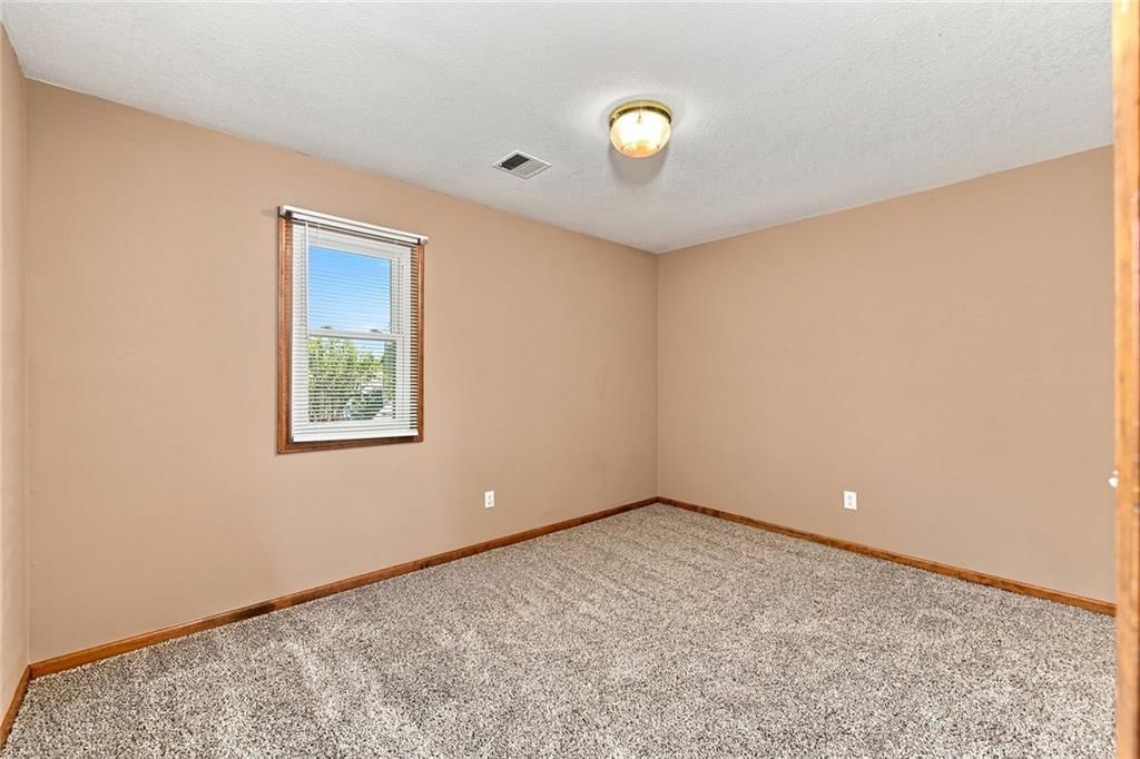 1136 SW Pacific Drive — photo 32