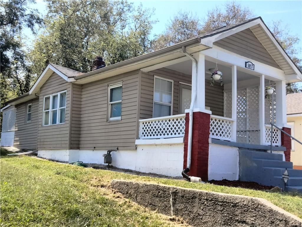 Photo 4 of 31 - 1057 Webster Avenue, Kansas City, KS 66104