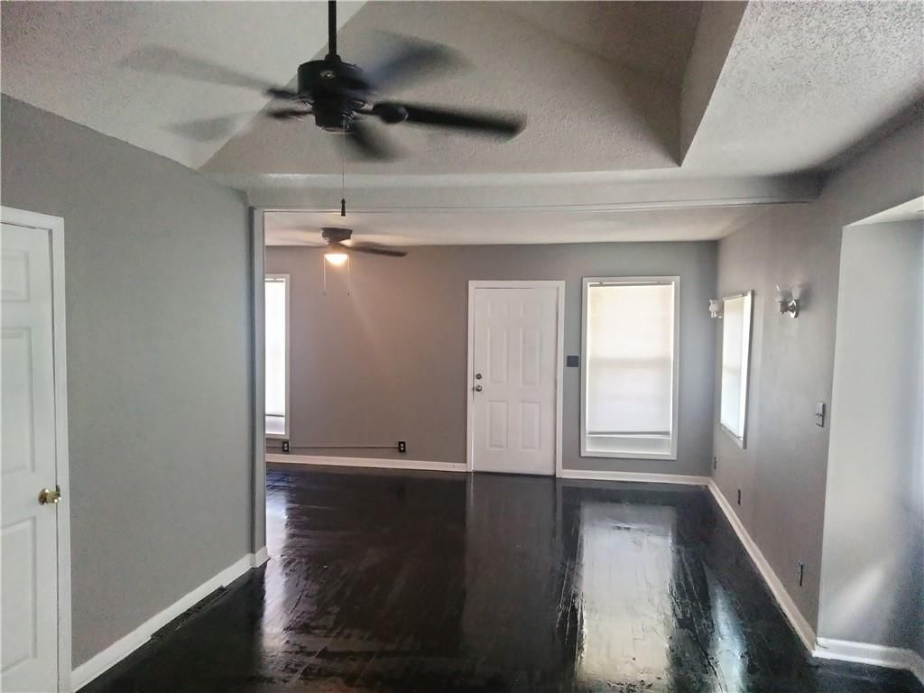 Photo 8 of 31 - 1057 Webster Avenue, Kansas City, KS 66104