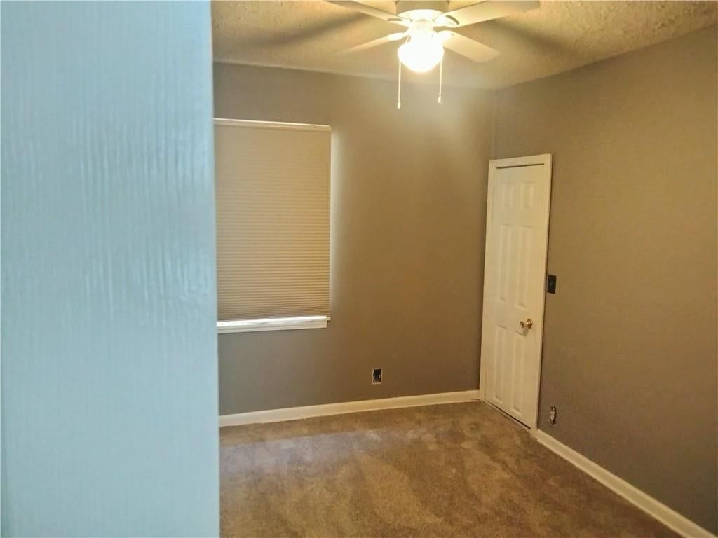 Photo 14 of 31 - 1057 Webster Avenue, Kansas City, KS 66104