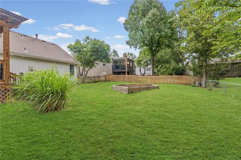 8300 Grant Avenue — photo 43