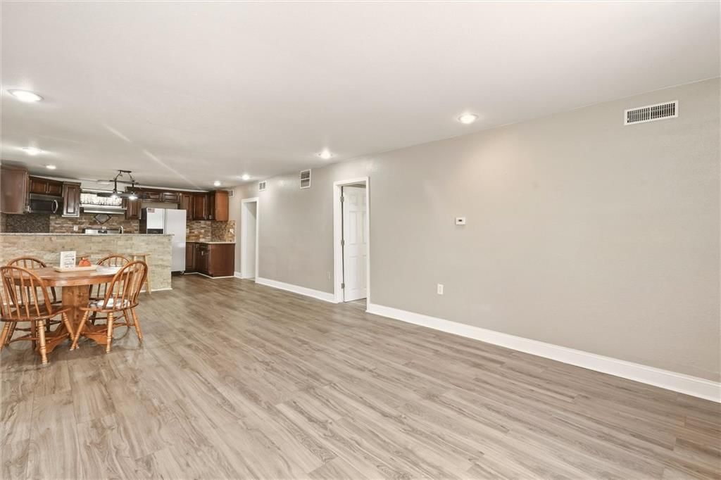 6207 Leavenworth Road — photo 9
