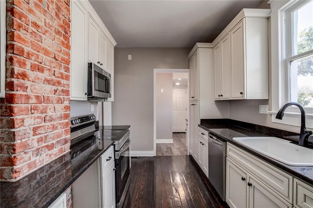 3300 Holmes Street — photo 13