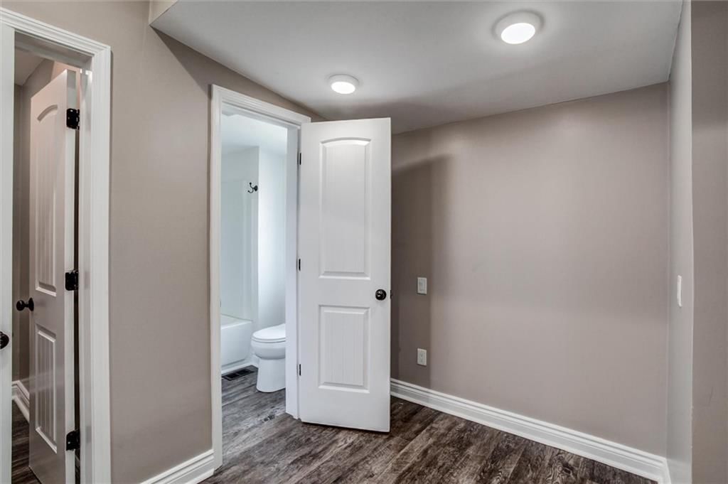 3300 Holmes Street — photo 15
