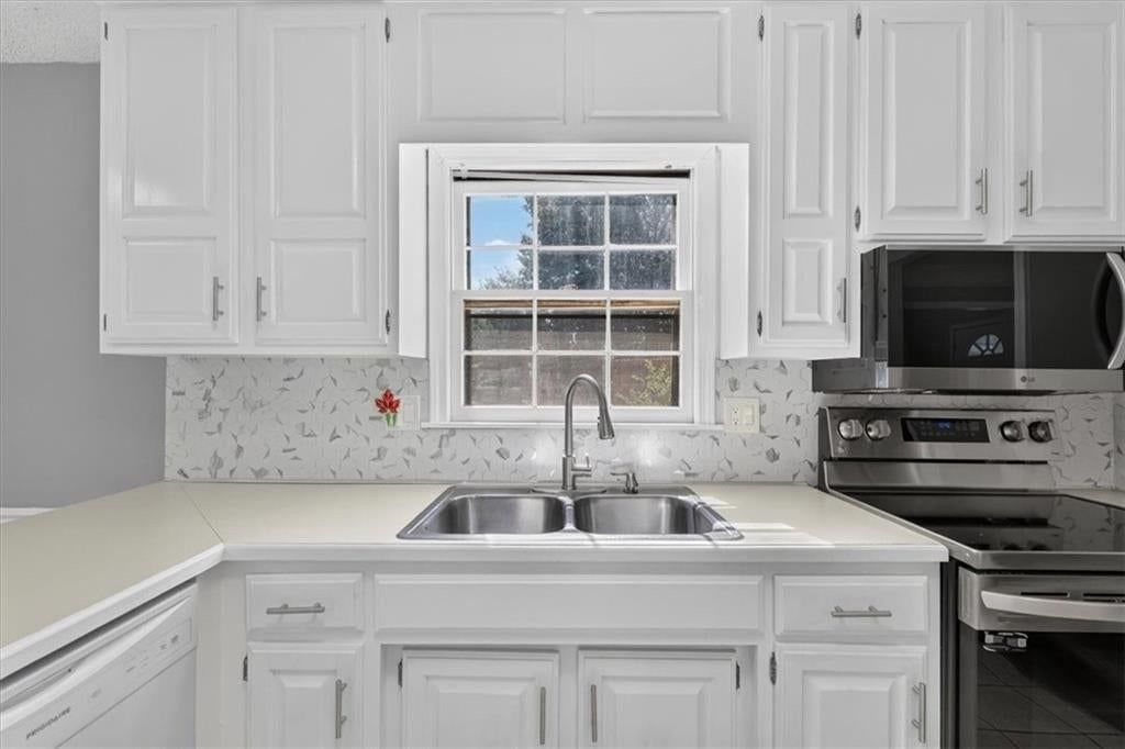 11827 Slater Street — photo 14