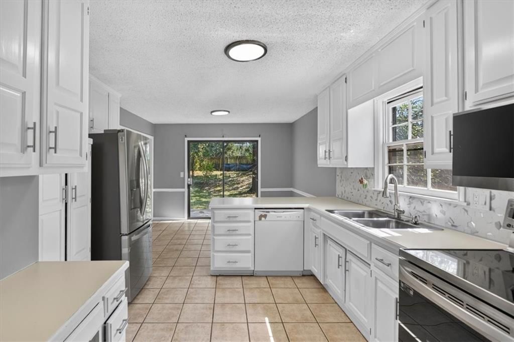 11827 Slater Street — photo 15