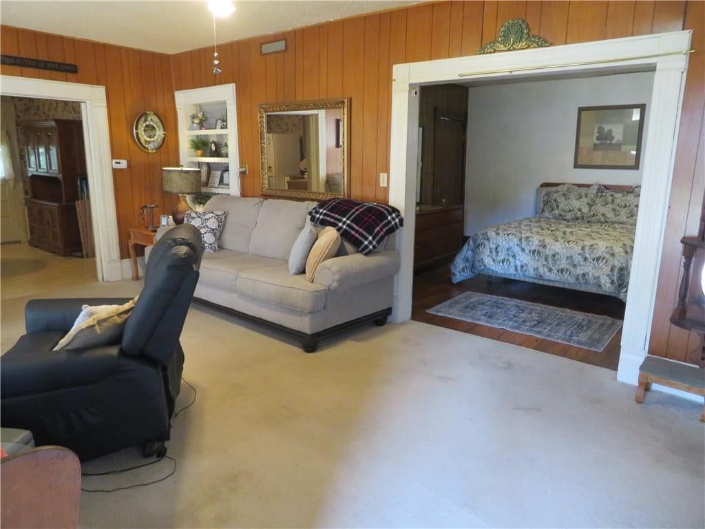 410 Linn Street — photo 8