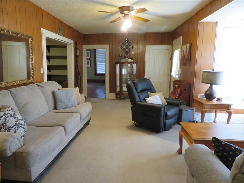 410 Linn Street — photo 18