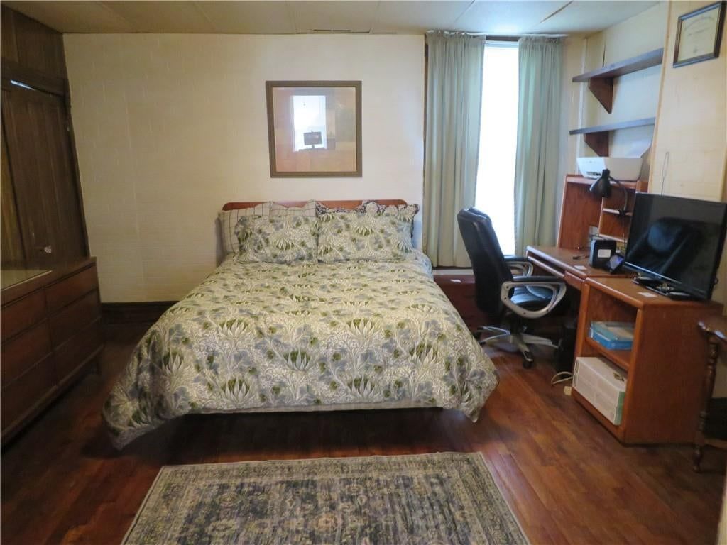 410 Linn Street — photo 22