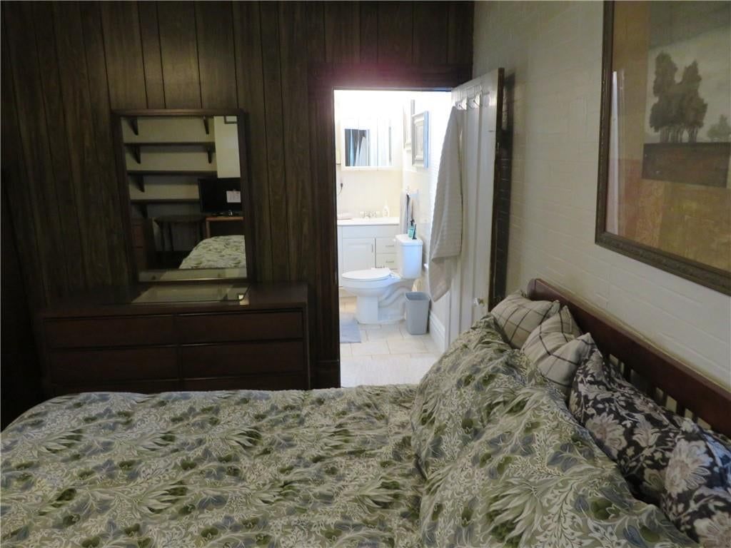 410 Linn Street — photo 24