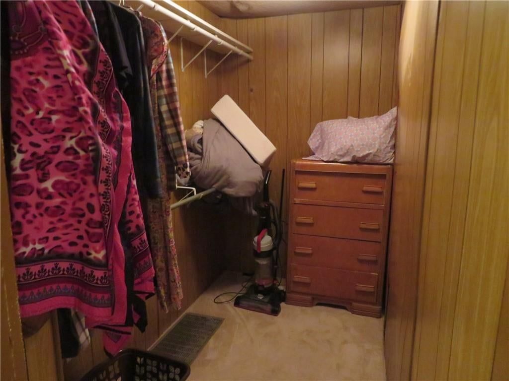 410 Linn Street — photo 26