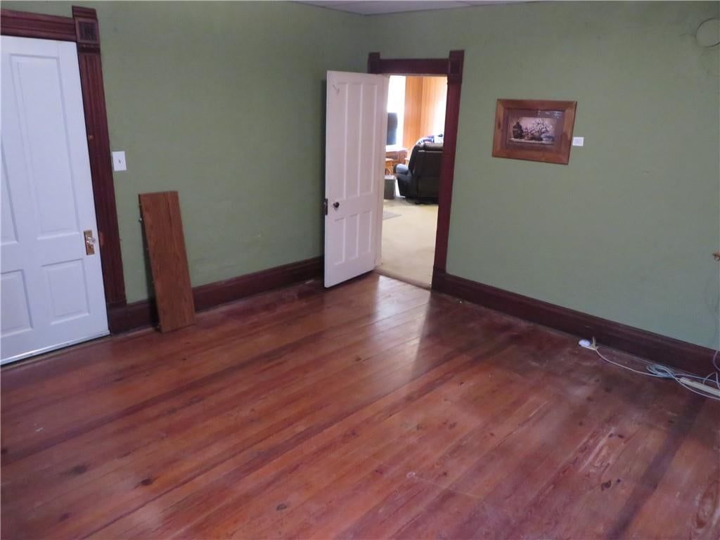 410 Linn Street — photo 28