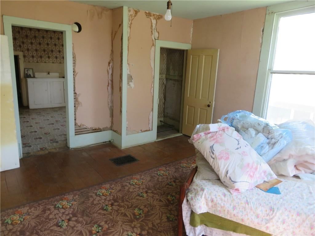 410 Linn Street — photo 32