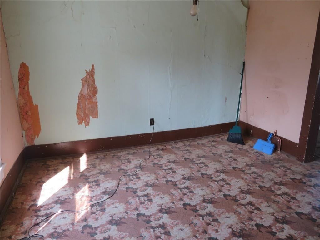 410 Linn Street — photo 38
