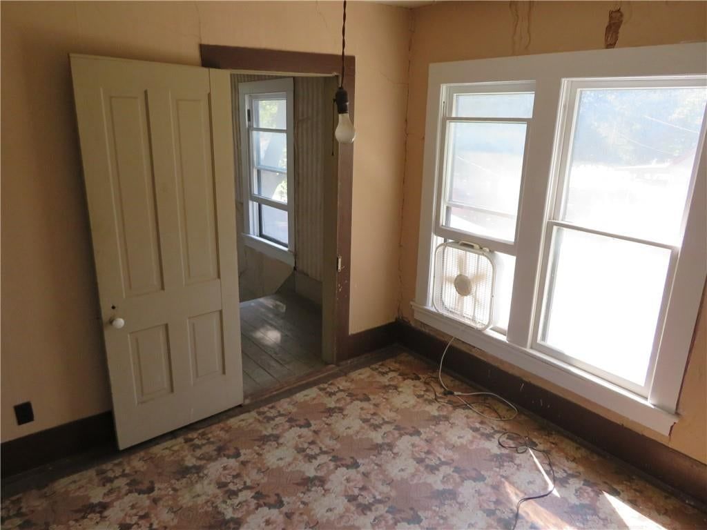 410 Linn Street — photo 40
