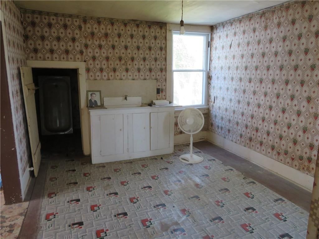 410 Linn Street — photo 42