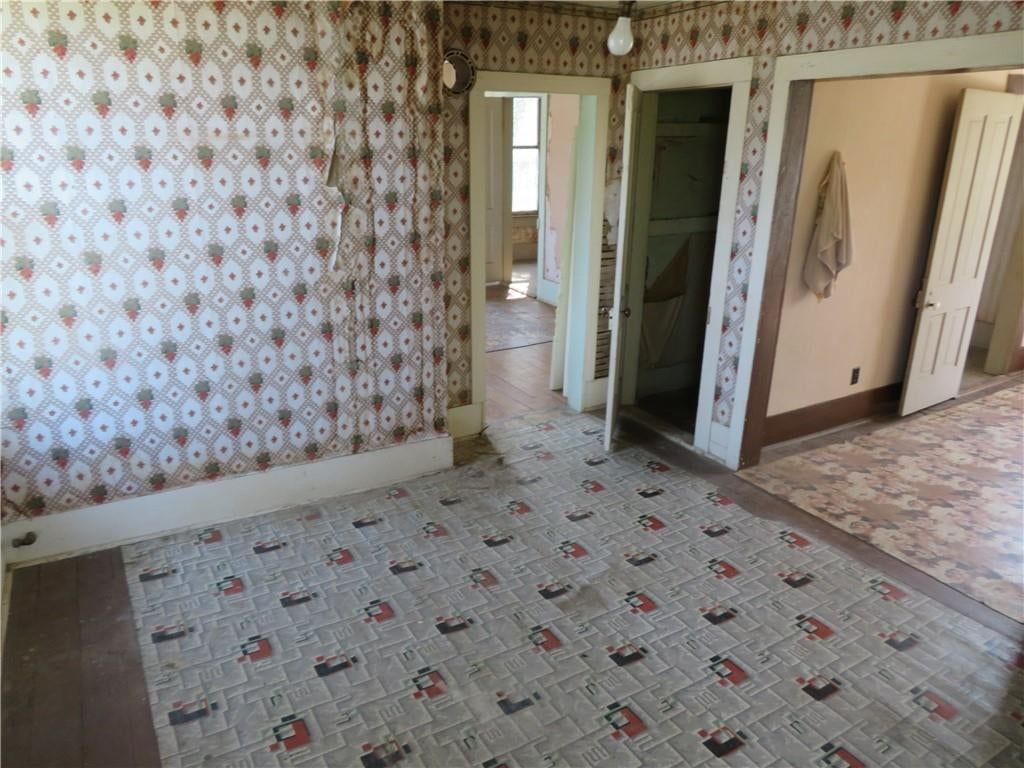 410 Linn Street — photo 43