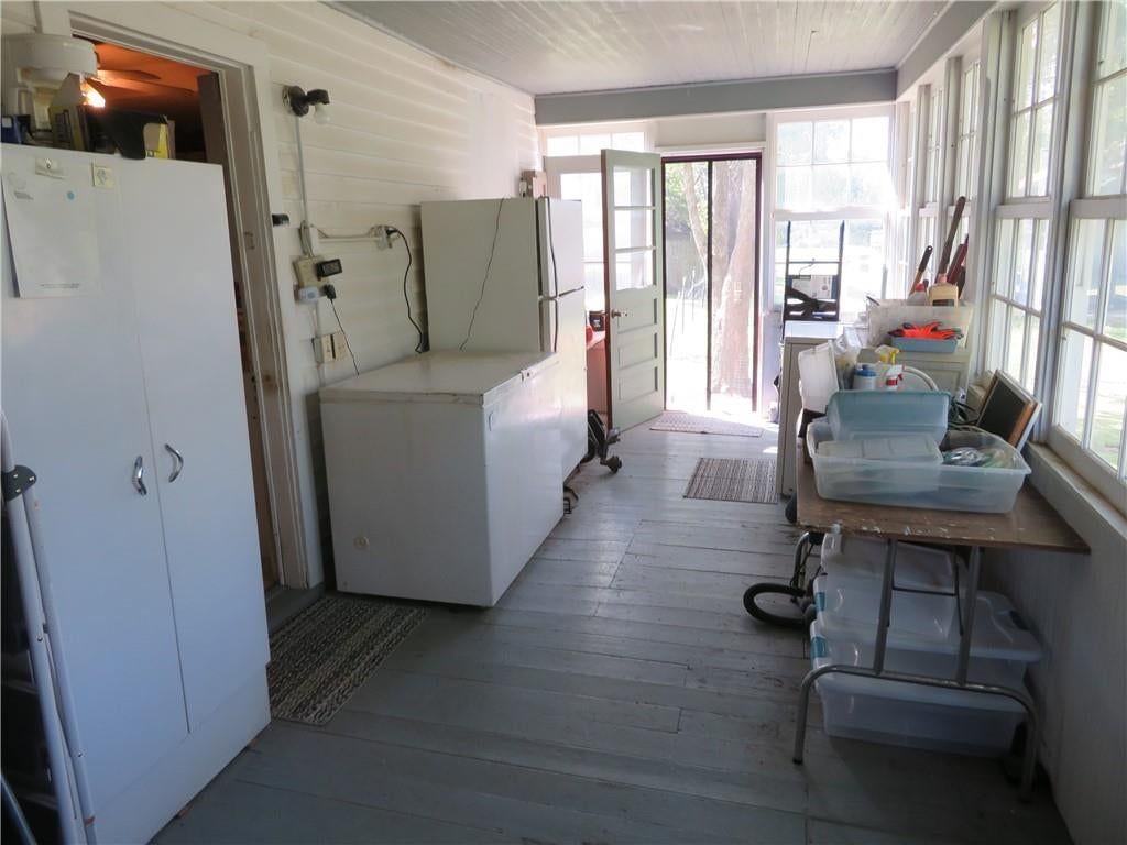 410 Linn Street — photo 44