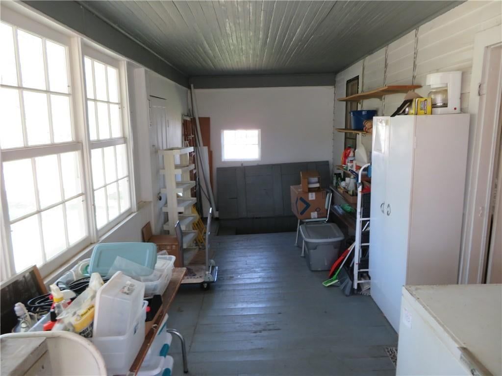 410 Linn Street — photo 45
