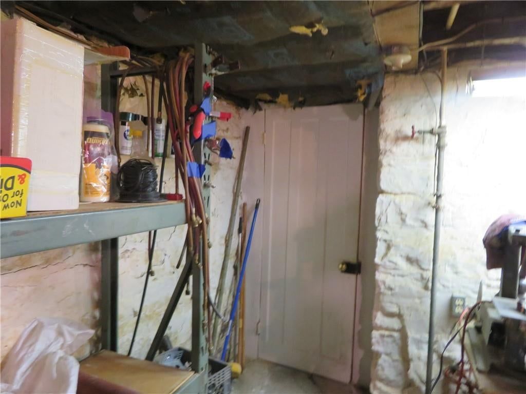 410 Linn Street — photo 48