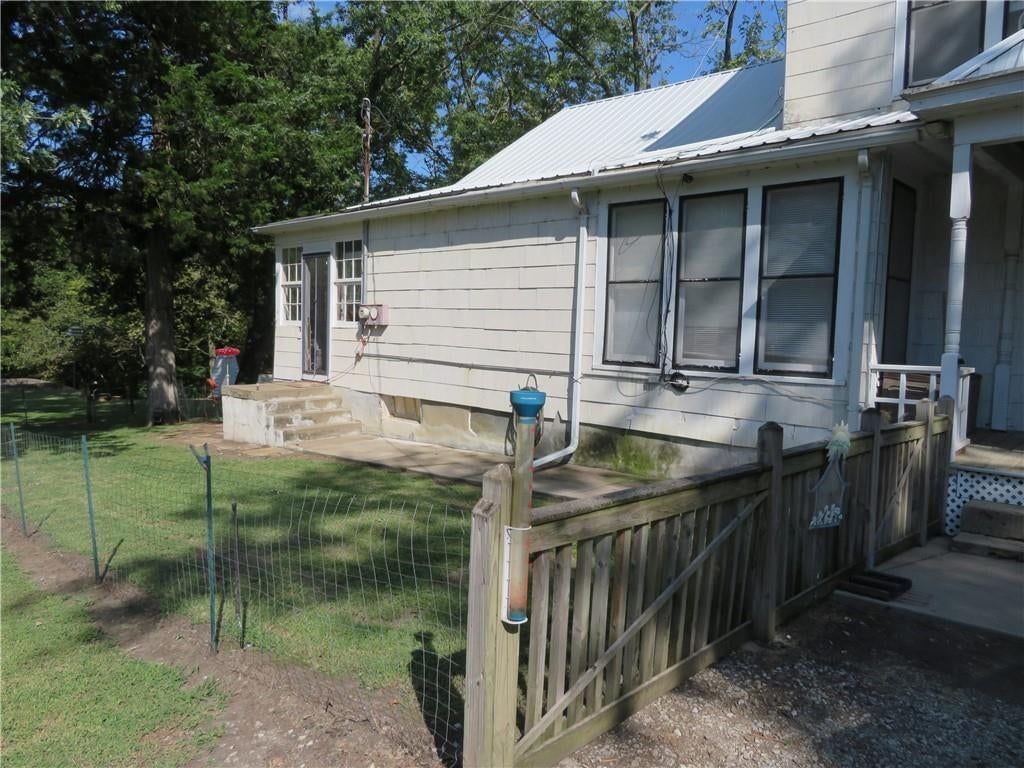 410 Linn Street — photo 51