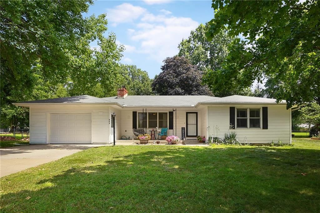 503 SW Maple Lane, Oak Grove, MO