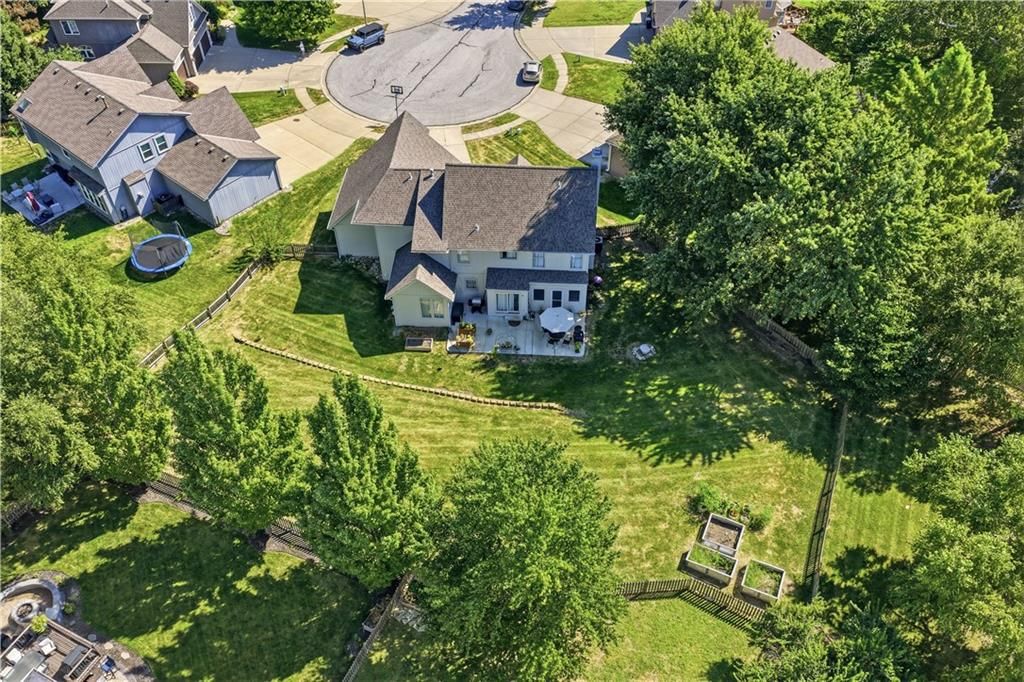Photo 6 of 64 - 1403 NE 94th Court, Kansas City, MO 64155