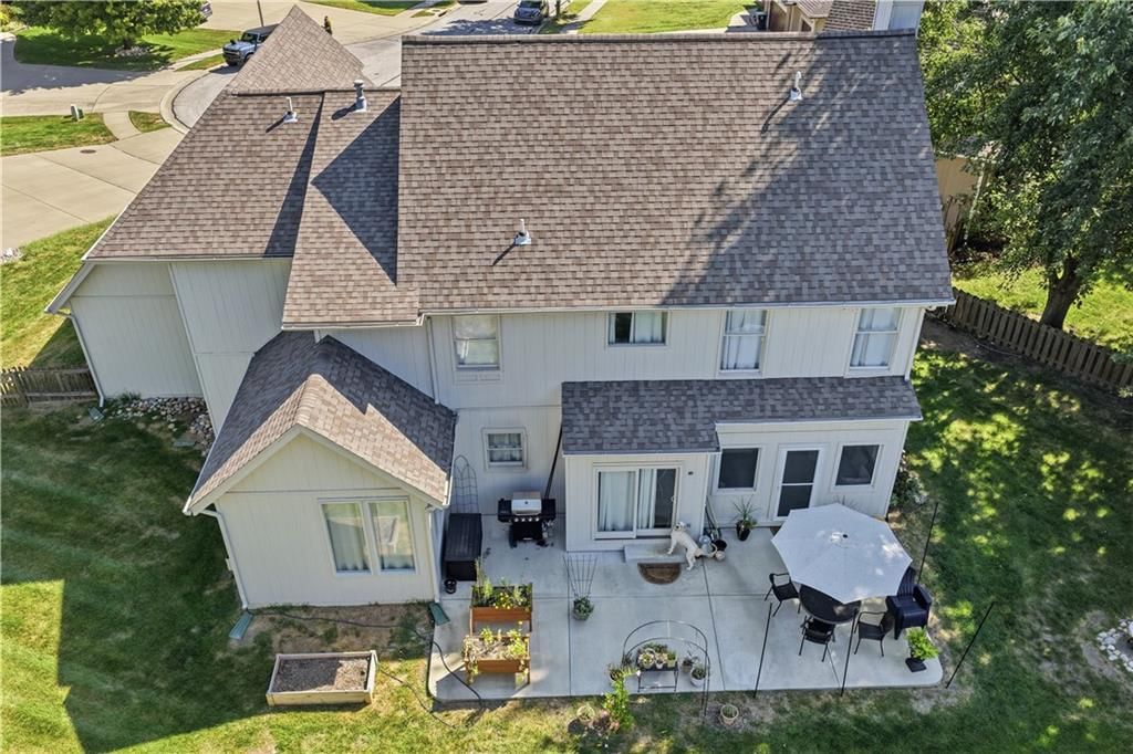 Photo 11 of 64 - 1403 NE 94th Court, Kansas City, MO 64155