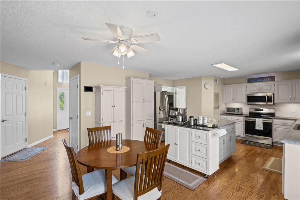 1008 SW 11TH Circle — photo 9