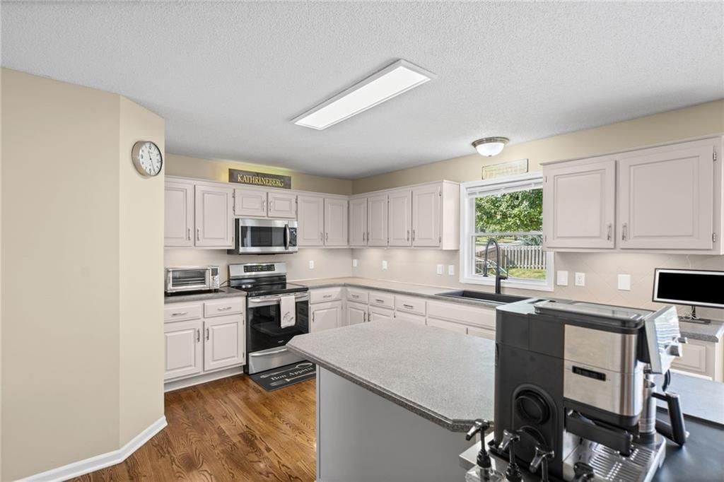 1008 SW 11TH Circle — photo 12