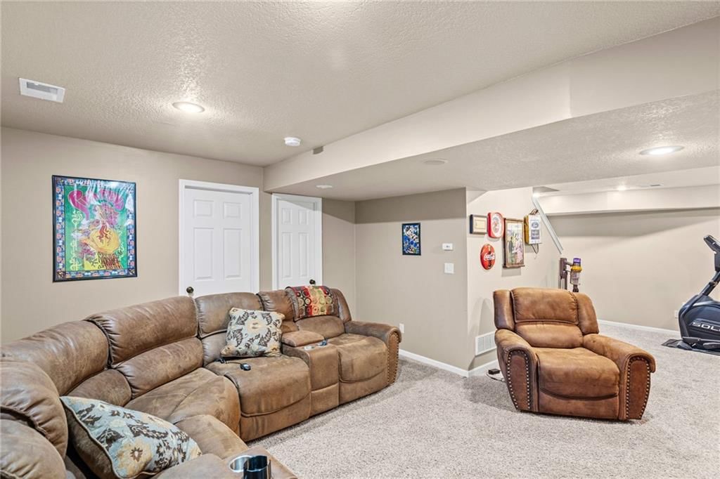 1008 SW 11TH Circle — photo 35