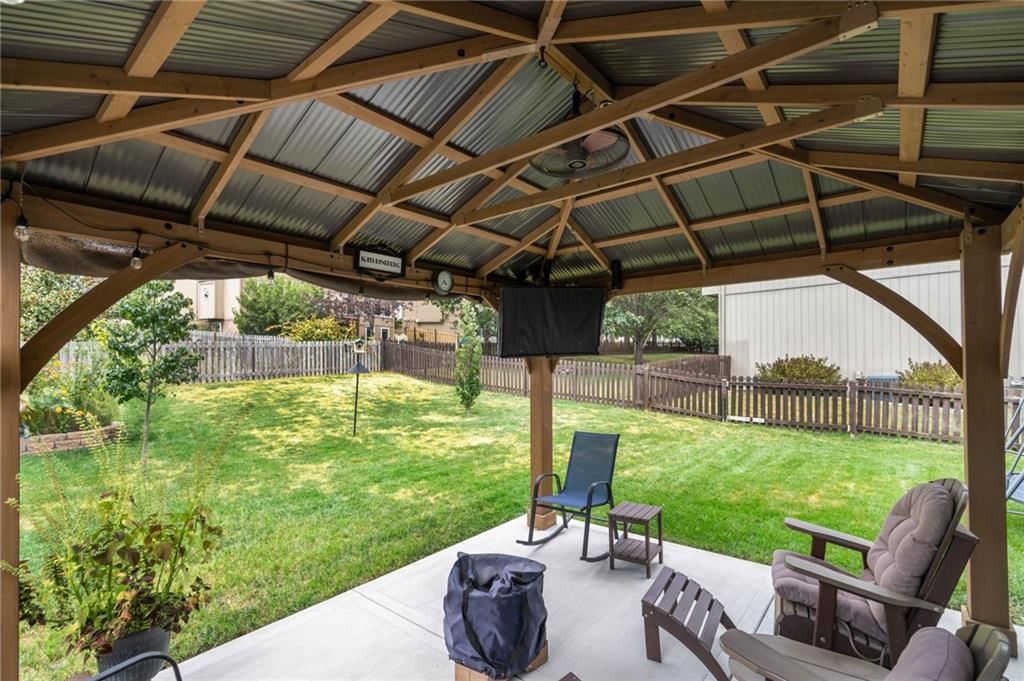 1008 SW 11TH Circle — photo 37