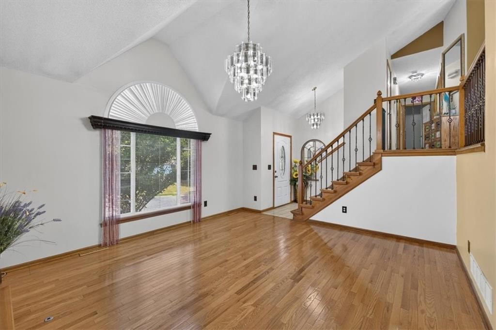 Photo 6 of 52, 1009 NE Florence Avenue, Lee's Summit, MO 64086