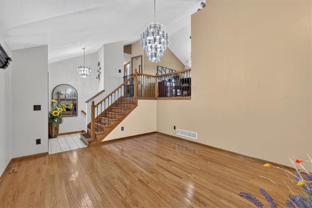 Photo 7 of 52, 1009 NE Florence Avenue, Lee's Summit, MO 64086