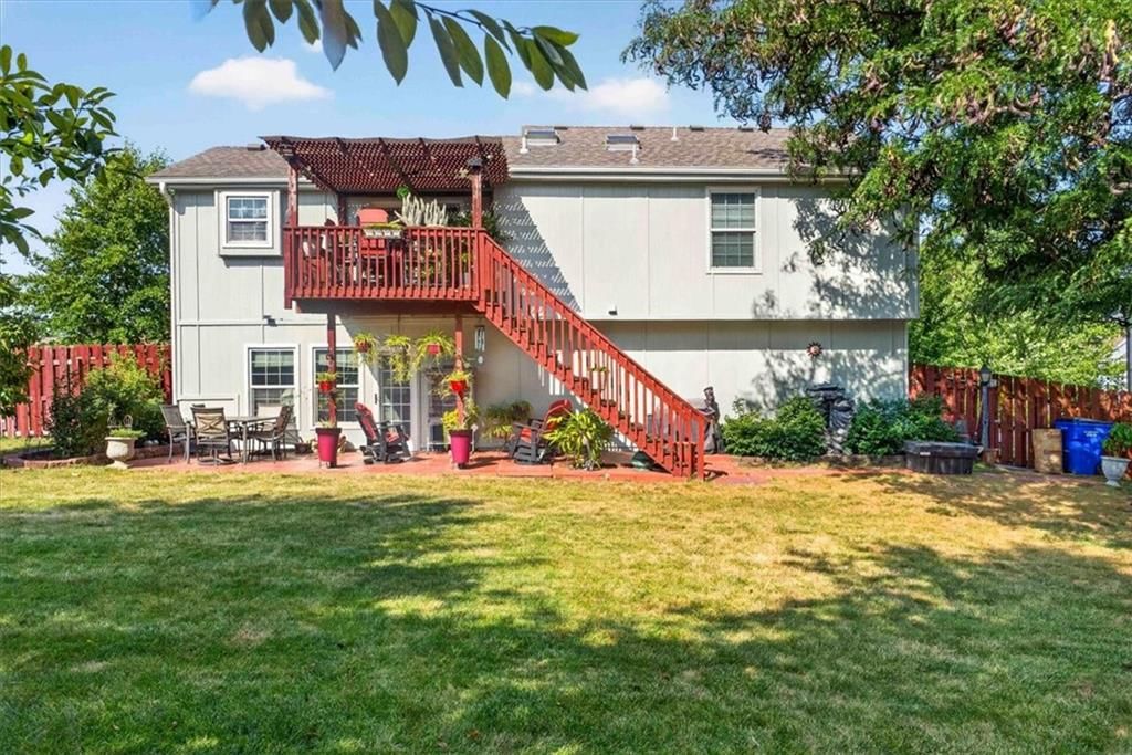 Photo 44 of 52 - 1009 NE Florence Avenue, Lee's Summit, MO 64086