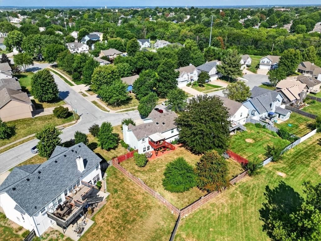 Photo 47 of 52 - 1009 NE Florence Avenue, Lee's Summit, MO 64086
