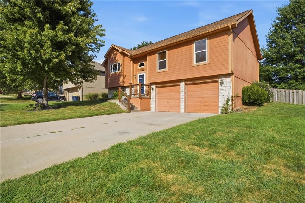 11421 N Kentucky Avenue, Kansas City, MO: listing photo 2
