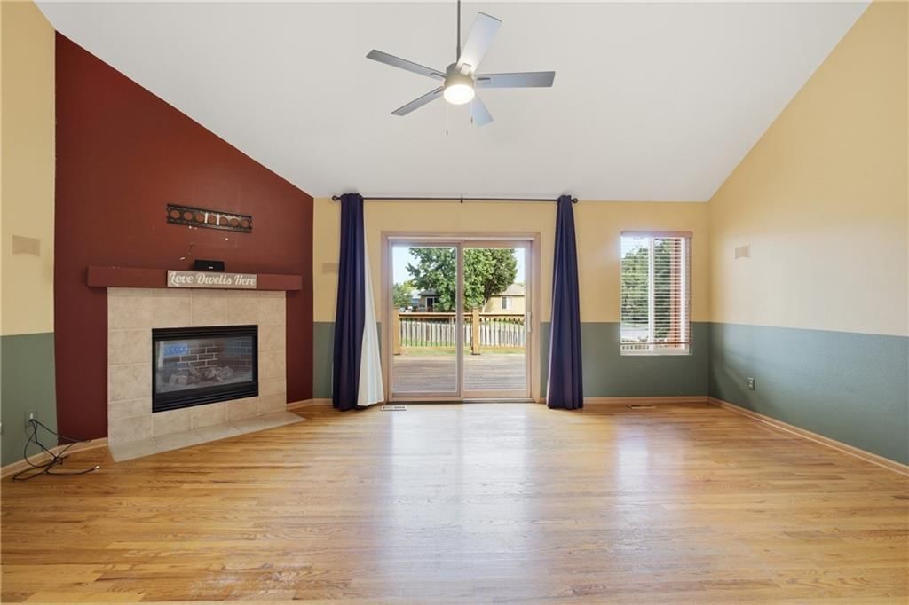 Photo 6 of 31, 11421 N Kentucky Avenue, Kansas City, MO 64157