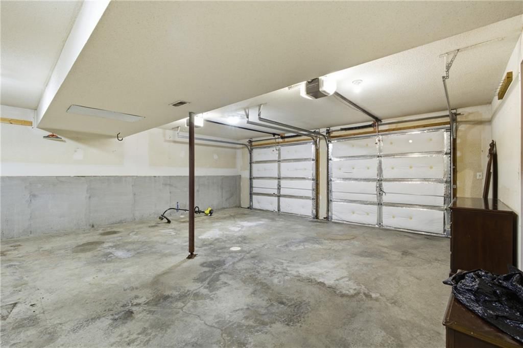 Photo 23 of 31 - 11421 N Kentucky Avenue, Kansas City, MO 64157
