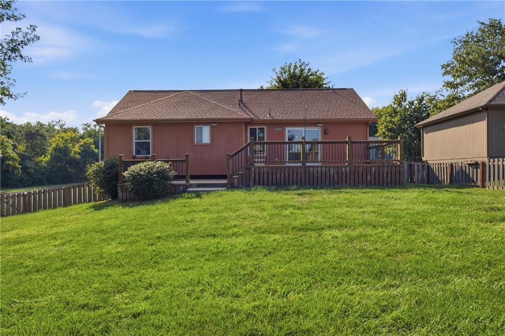 Fenced yard at 11421 N Kentucky Avenue, Kansas City, MO 64157